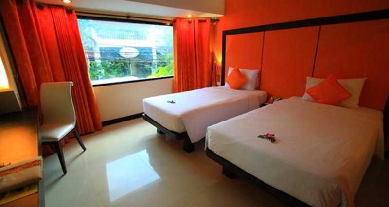 The Royal Palm Beach Front Patong Экстерьер фото