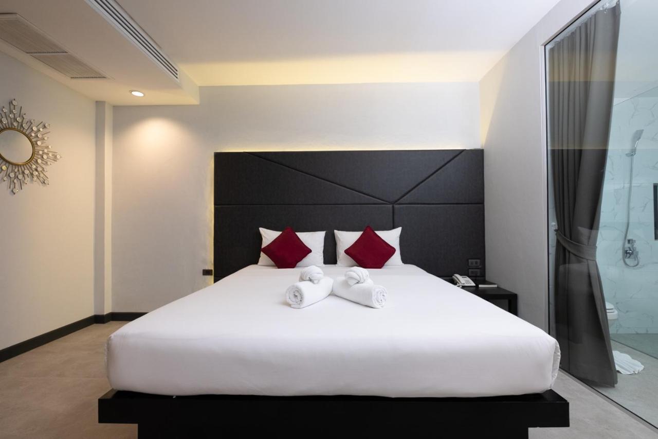 The Royal Palm Beach Front Patong Экстерьер фото