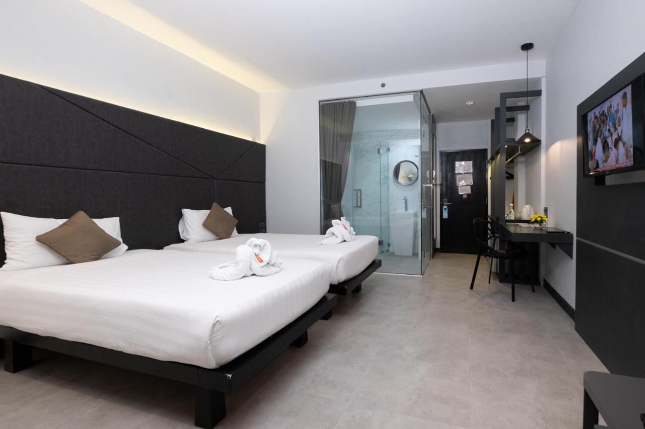 The Royal Palm Beach Front Patong Экстерьер фото
